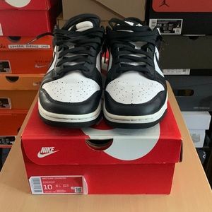 *USED* Nike dunk low “panda”